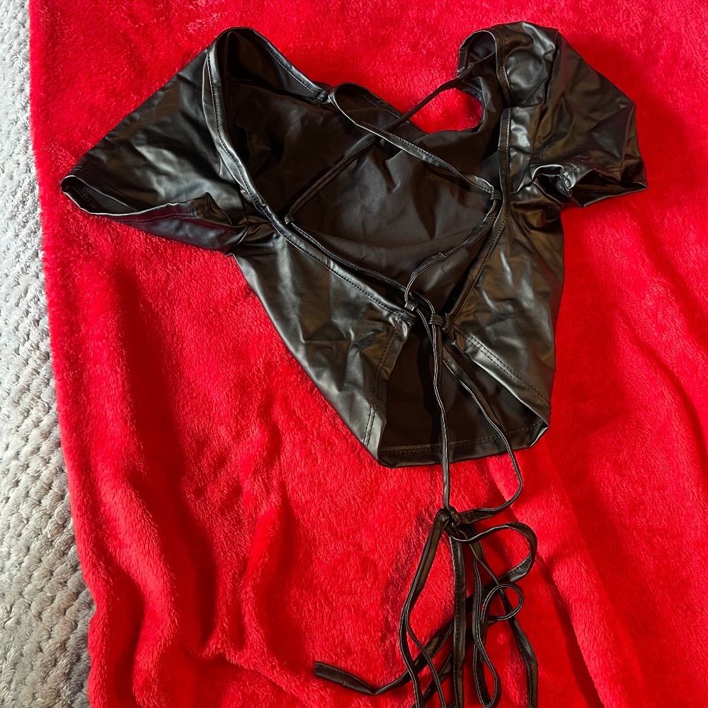 All black 2 pc leather set